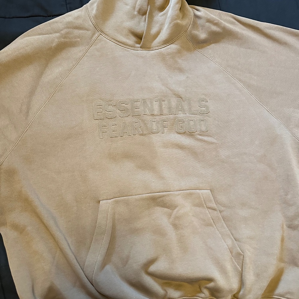 Essential hoodie